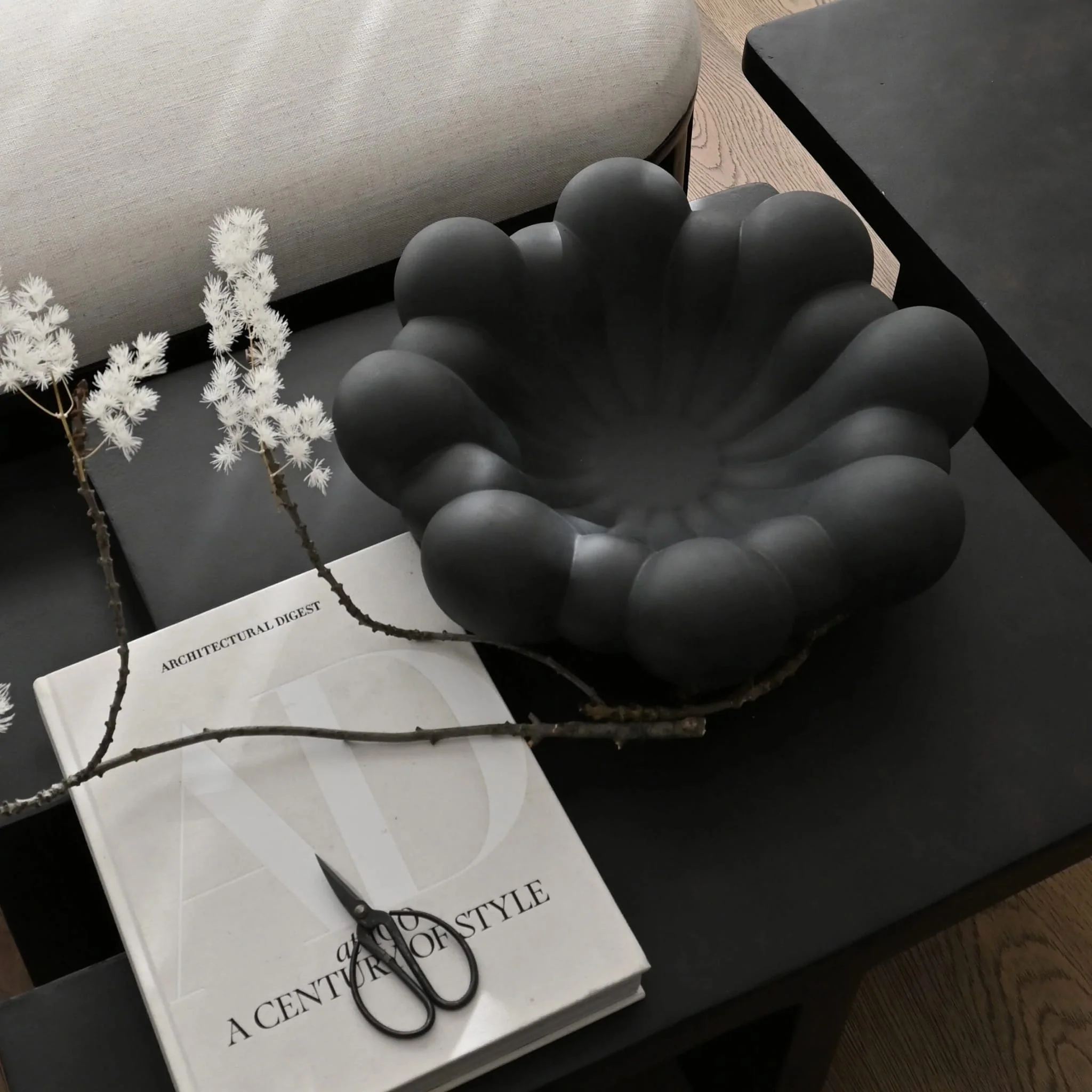 101 COPENHAGEN Bloom Tray Big, D44cm, Black - Image 5