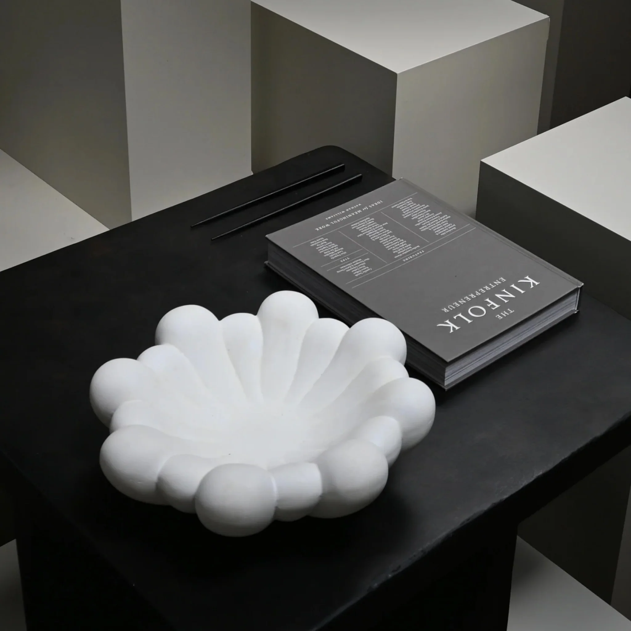 101 COPENHAGEN Bloom Tray Medio, D28.5cm, Bone White - Image 2