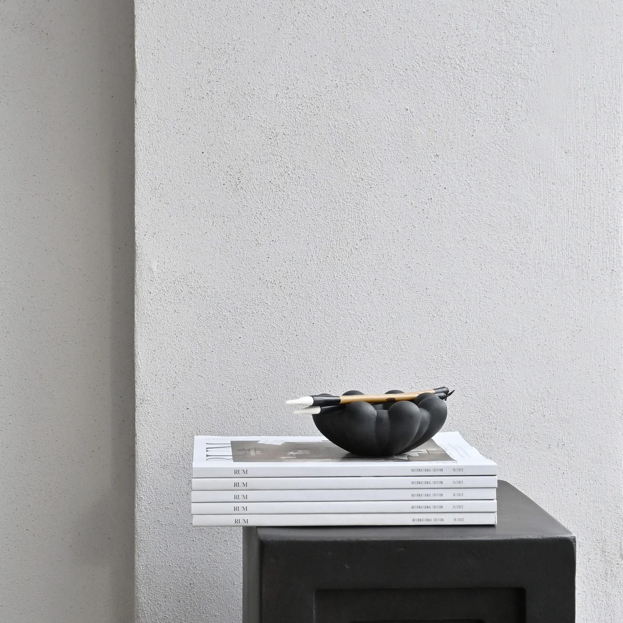 101 COPENHAGEN Bloom Tray Mini, D15.5cm, Black - Image 6