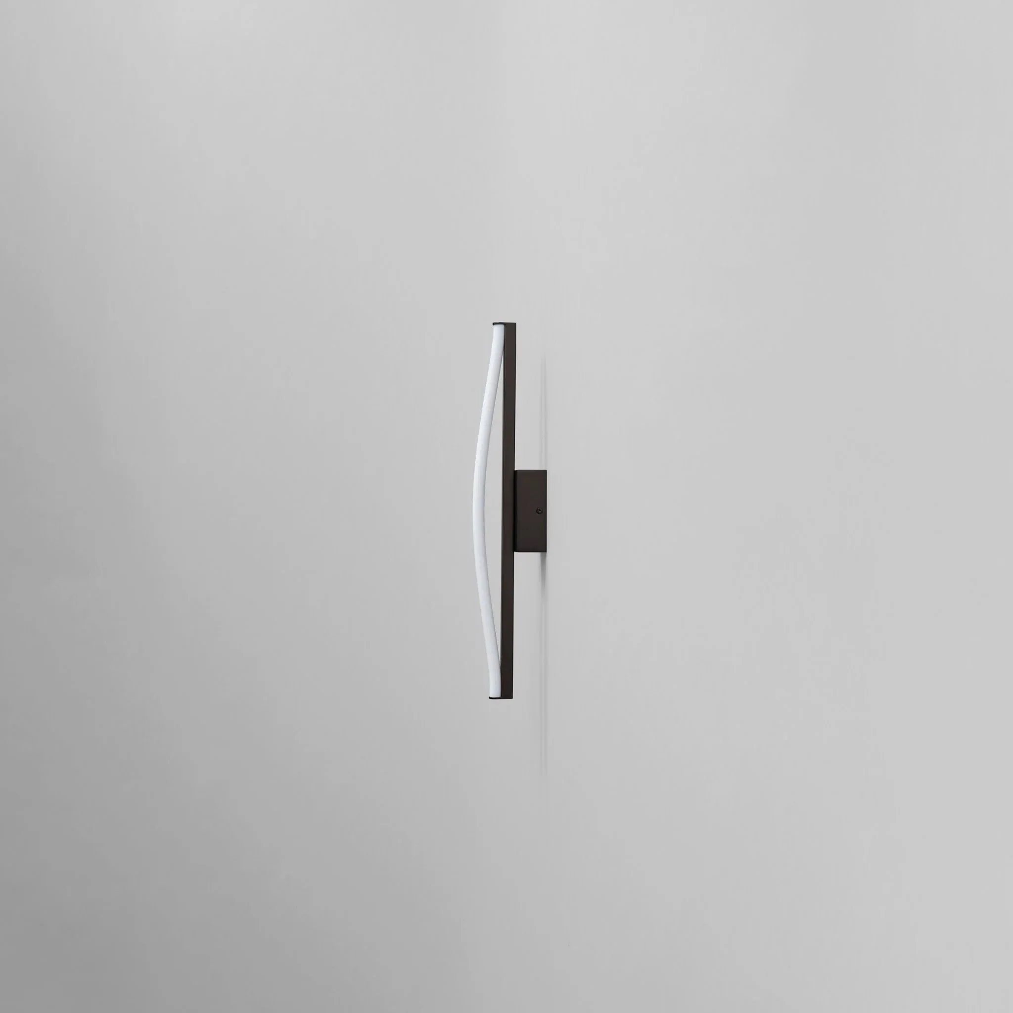 101 COPENHAGEN Bow Wall Lamp, Mini, Bronze