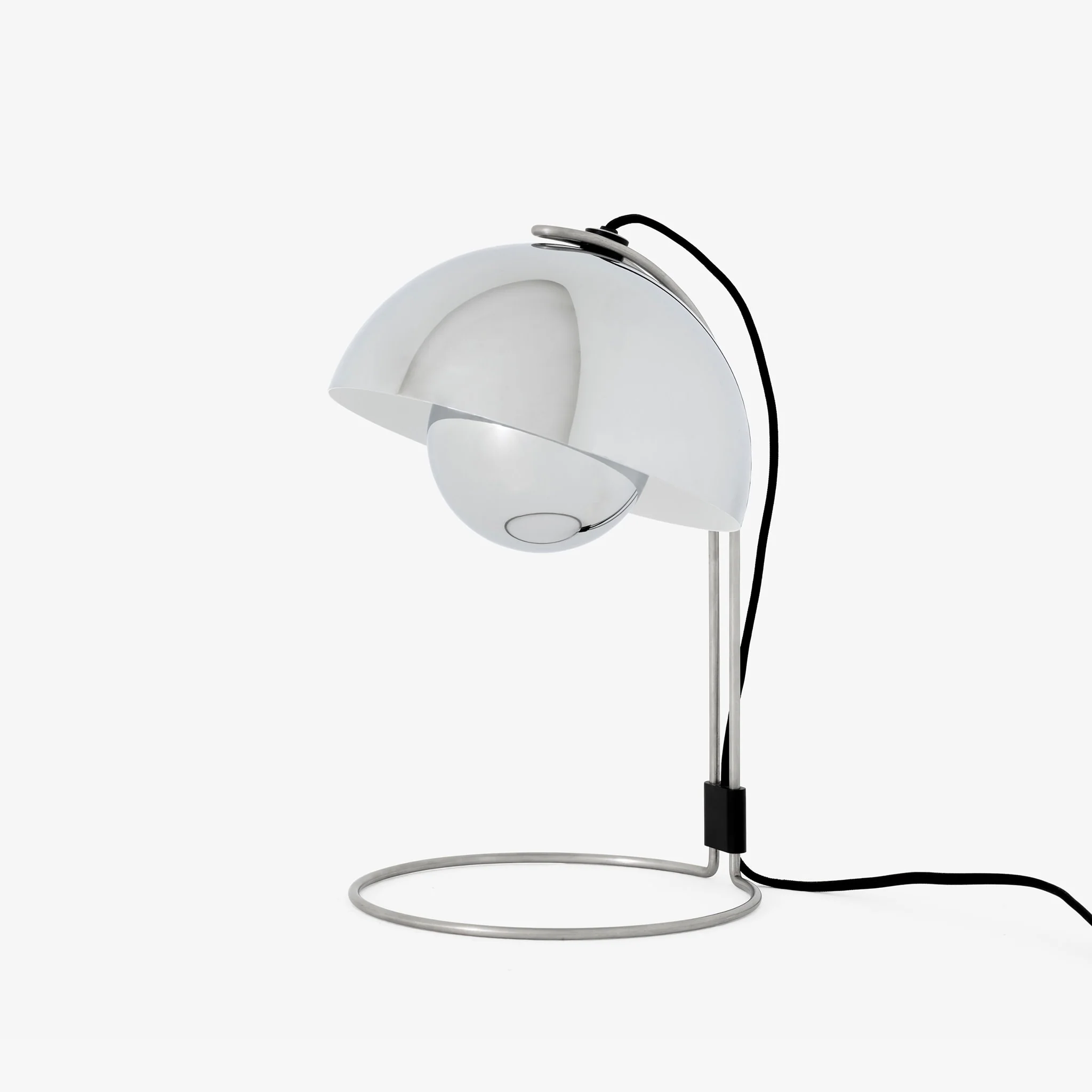 &TRADITION Flowerpot Table Lamp VP4, Chrome-plated - Image 4