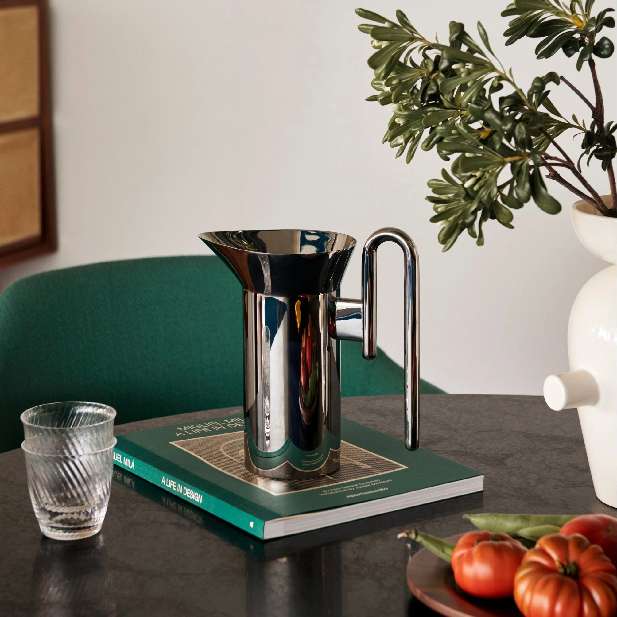 &TRADITION Momento Jug, 1L, Polished Stainless Steel - Image 7