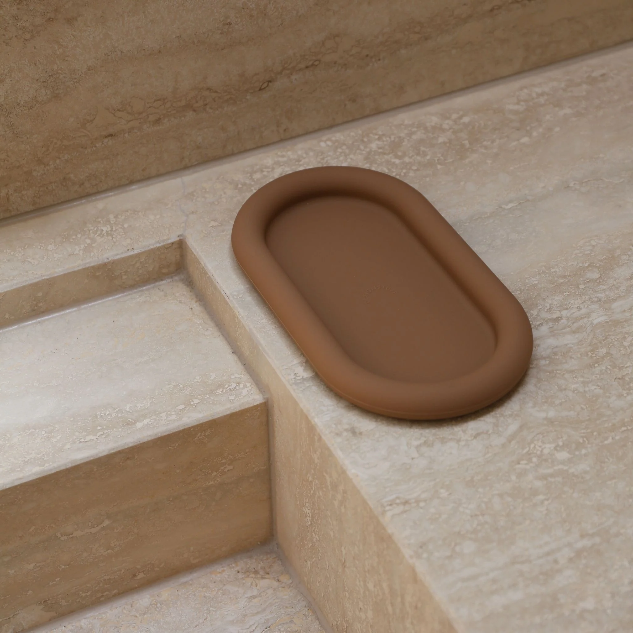 DESIGNSTUFF RUND Bubble Silicone Tray, 22cm, Camel