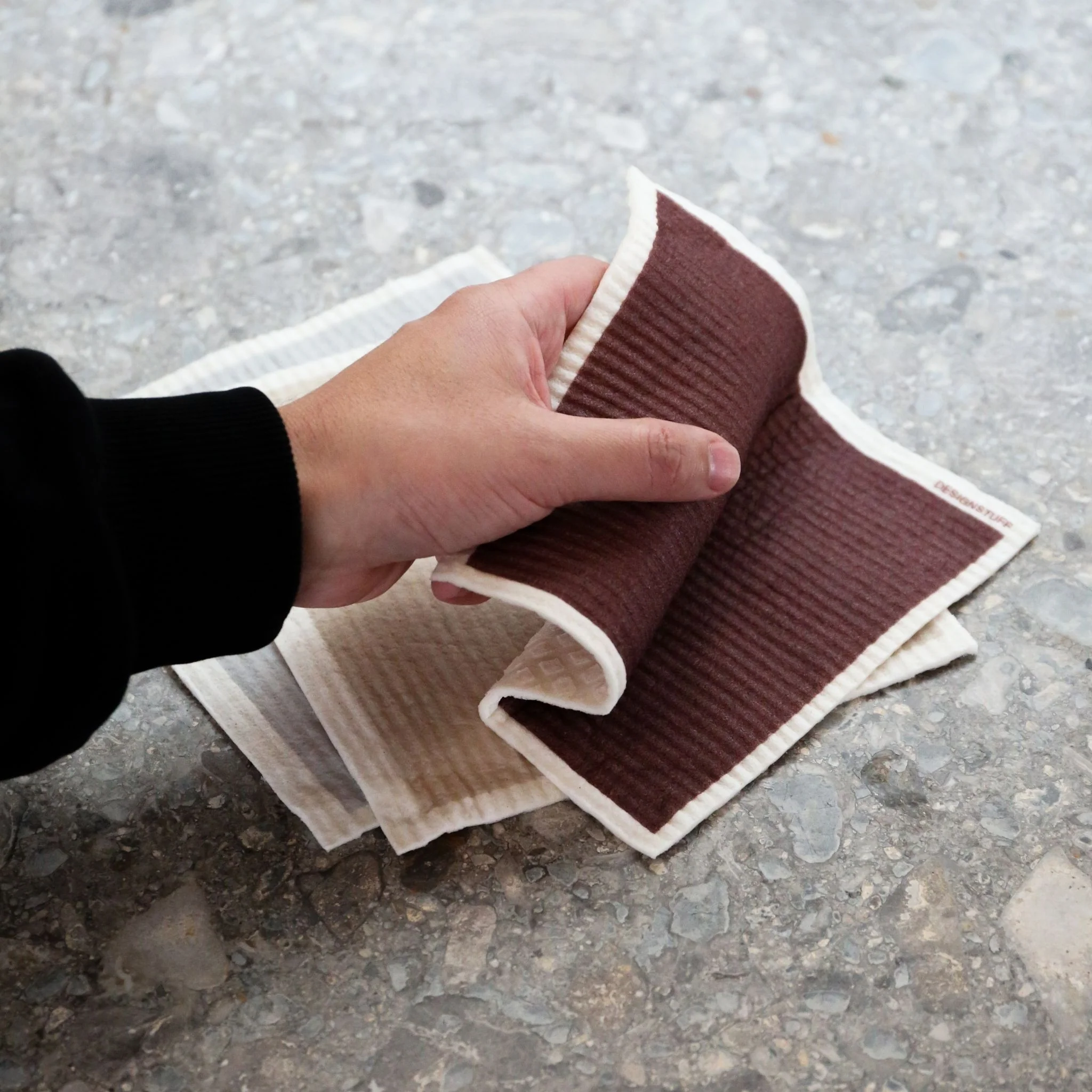 DESIGNSTUFF ETTA Compostable Eco Dishcloth, Burgundy/Sand/Light Grey (Set of 3) - Image 3