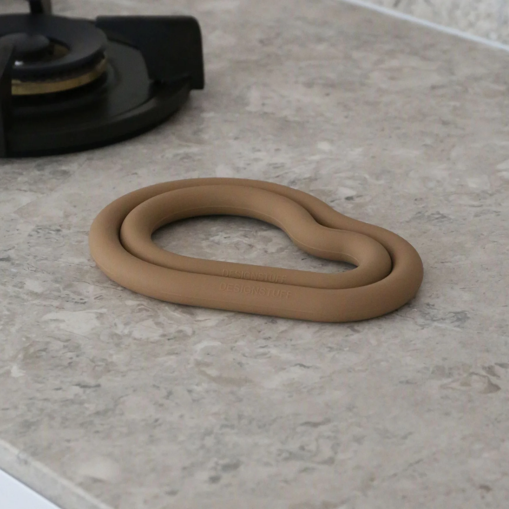 DESIGNSTUFF RUND Curve Silicone Trivet, Camel