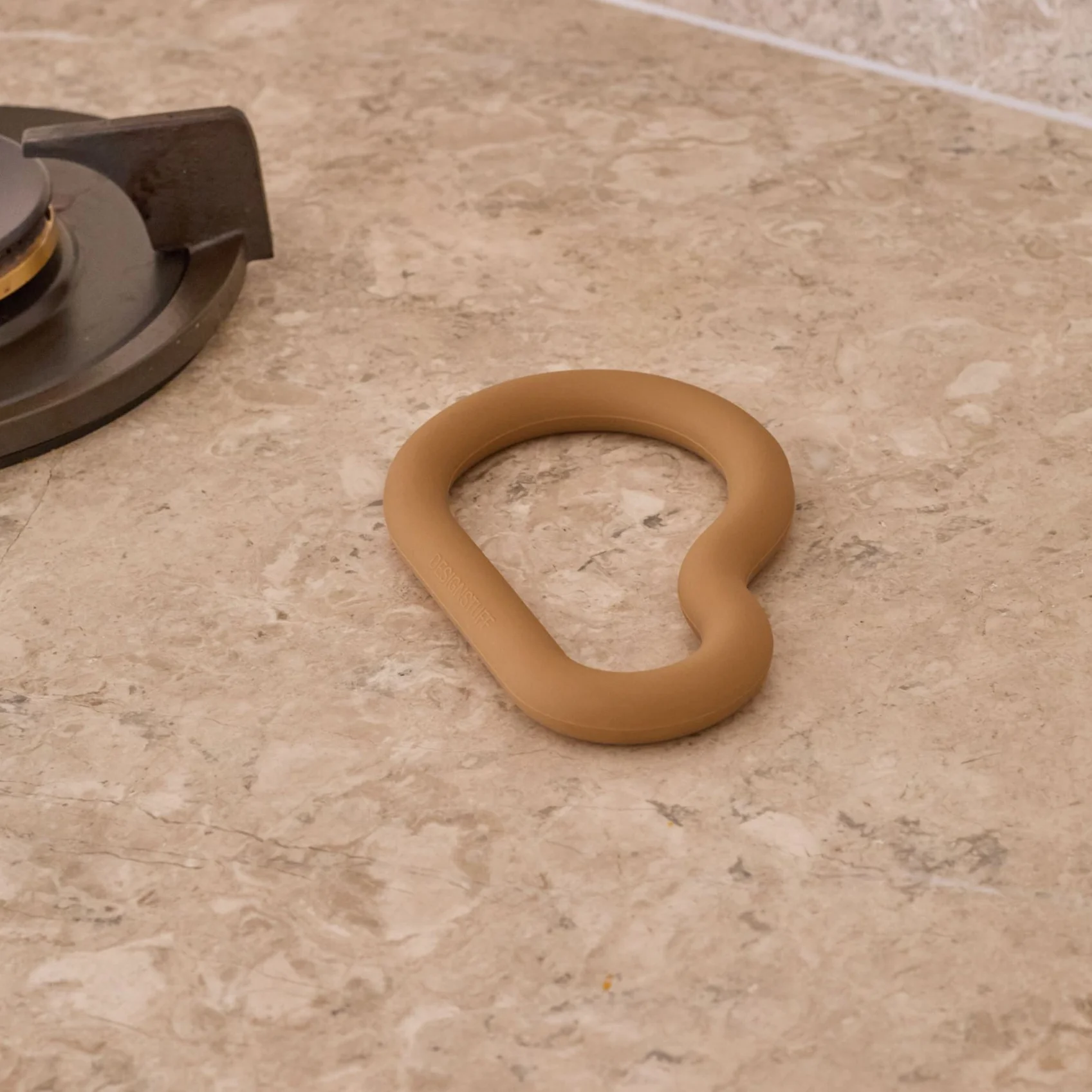 DESIGNSTUFF RUND Curve Silicone Trivet, Camel - Image 3
