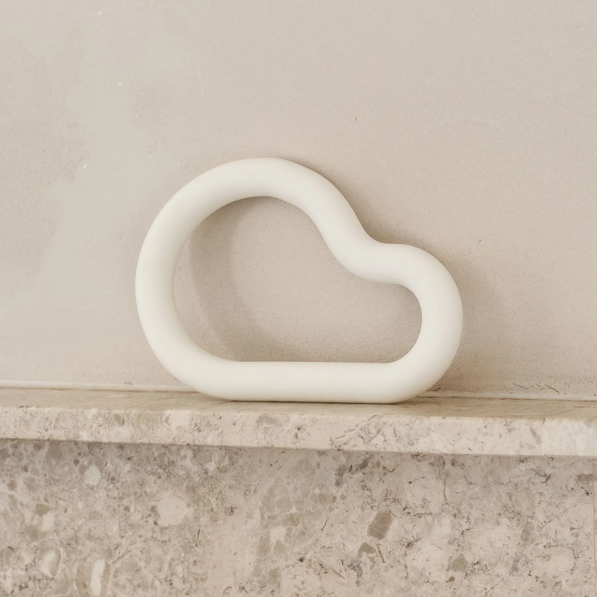 DESIGNSTUFF RUND Curve Silicone Trivet, Chalk - Image 3