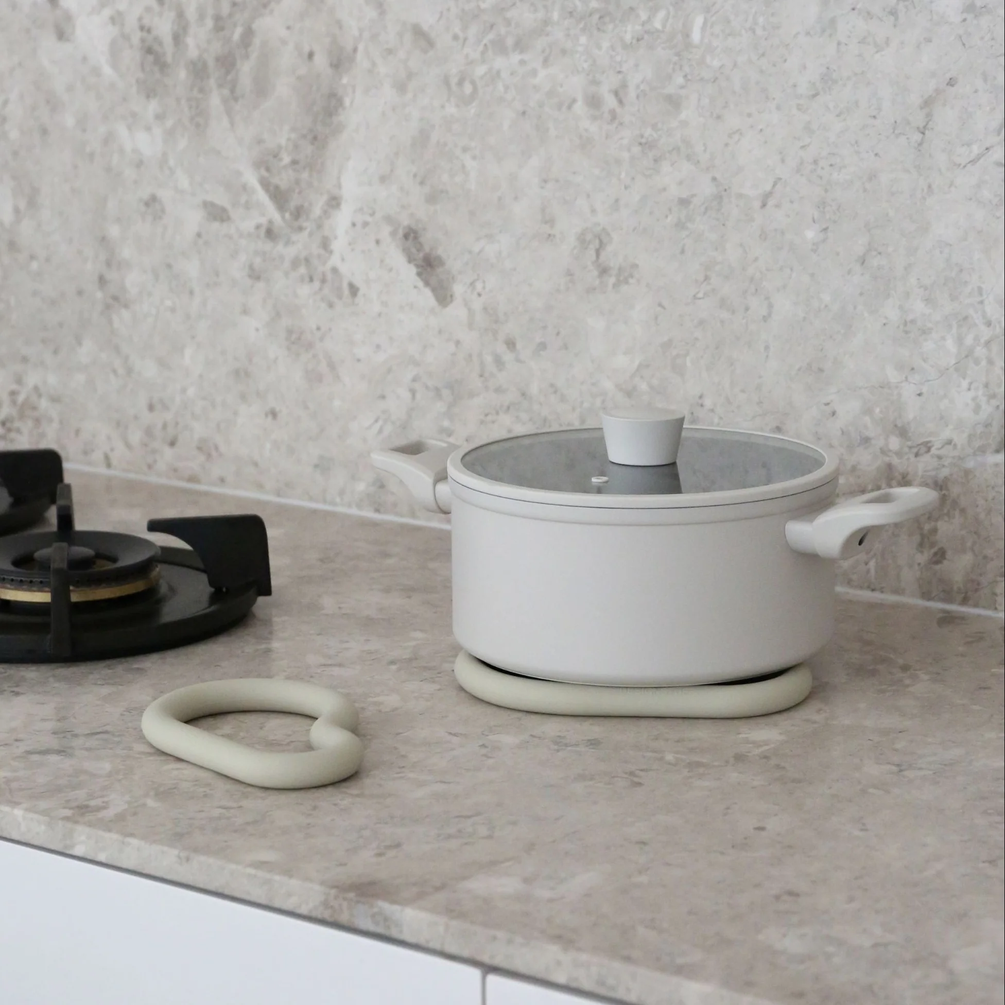 DESIGNSTUFF RUND Curve Silicone Trivet, Sand
