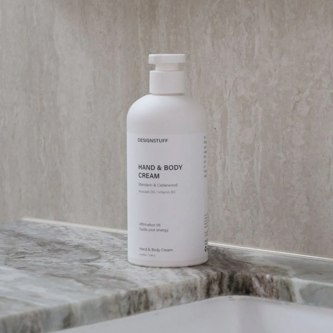 DESIGNSTUFF Hand & Body Cream, Mandarin & Cedarwood, 500mL - Image 3
