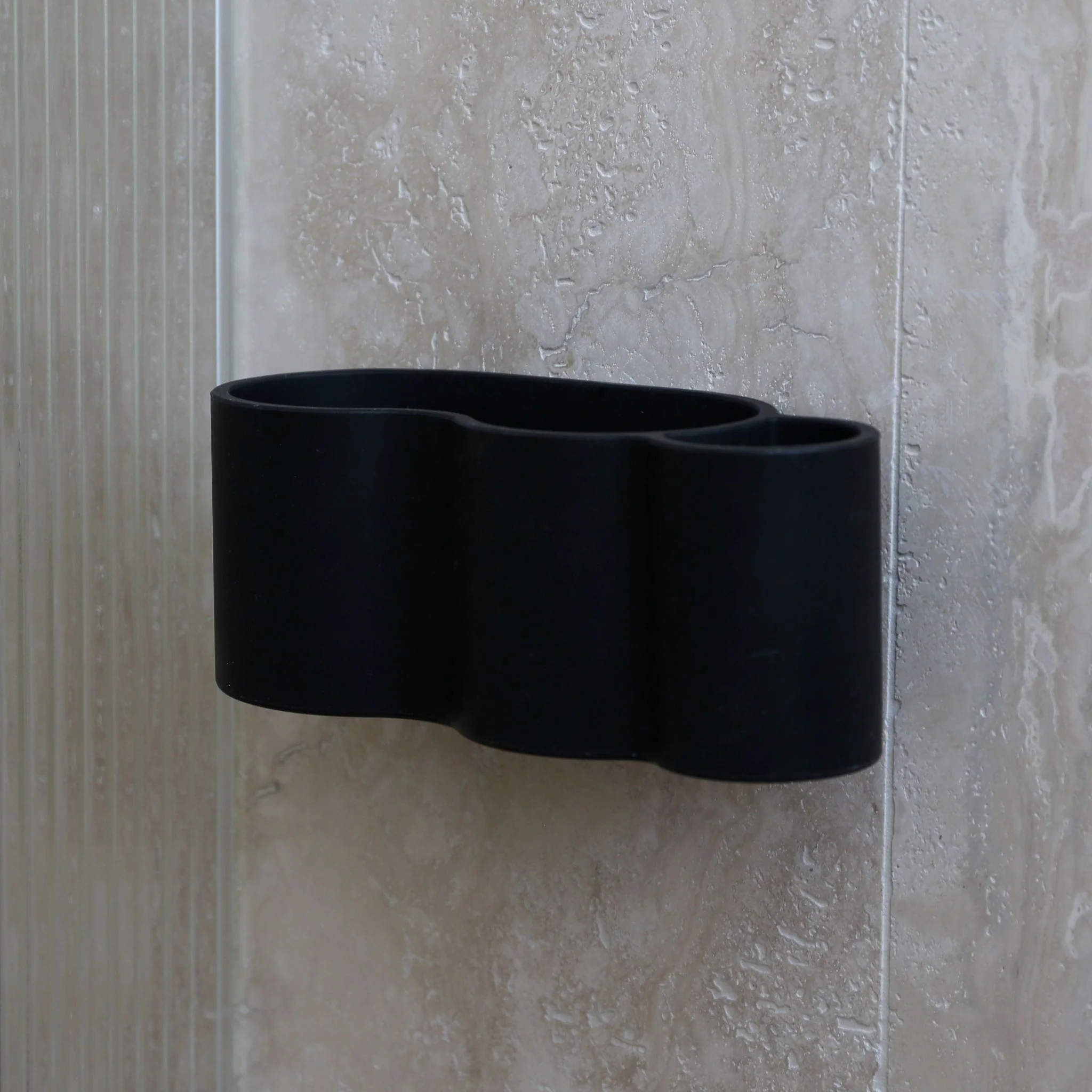DESIGNSTUFF CURV Shower Caddy, Silicone/Adhesive, Black - Image 4
