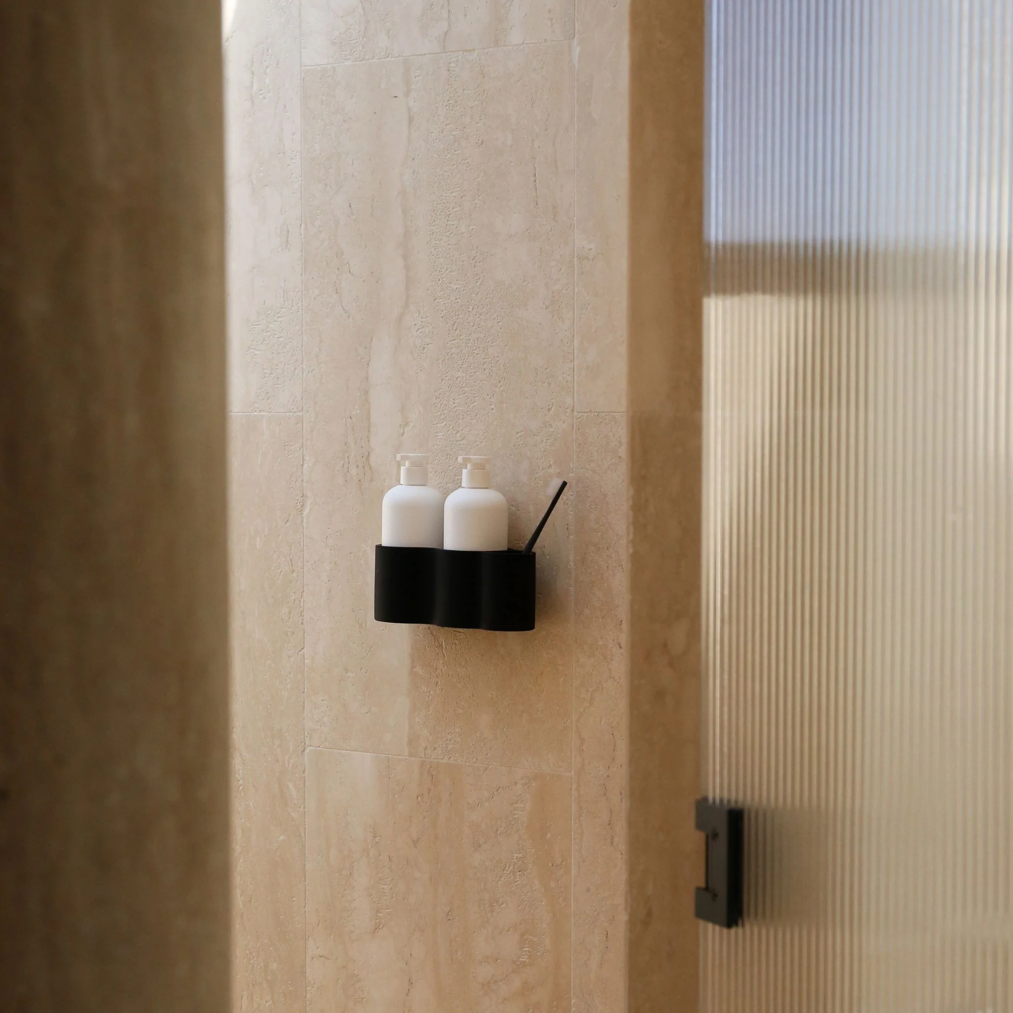 DESIGNSTUFF CURV Shower Caddy, Silicone/Adhesive, Black - Image 6