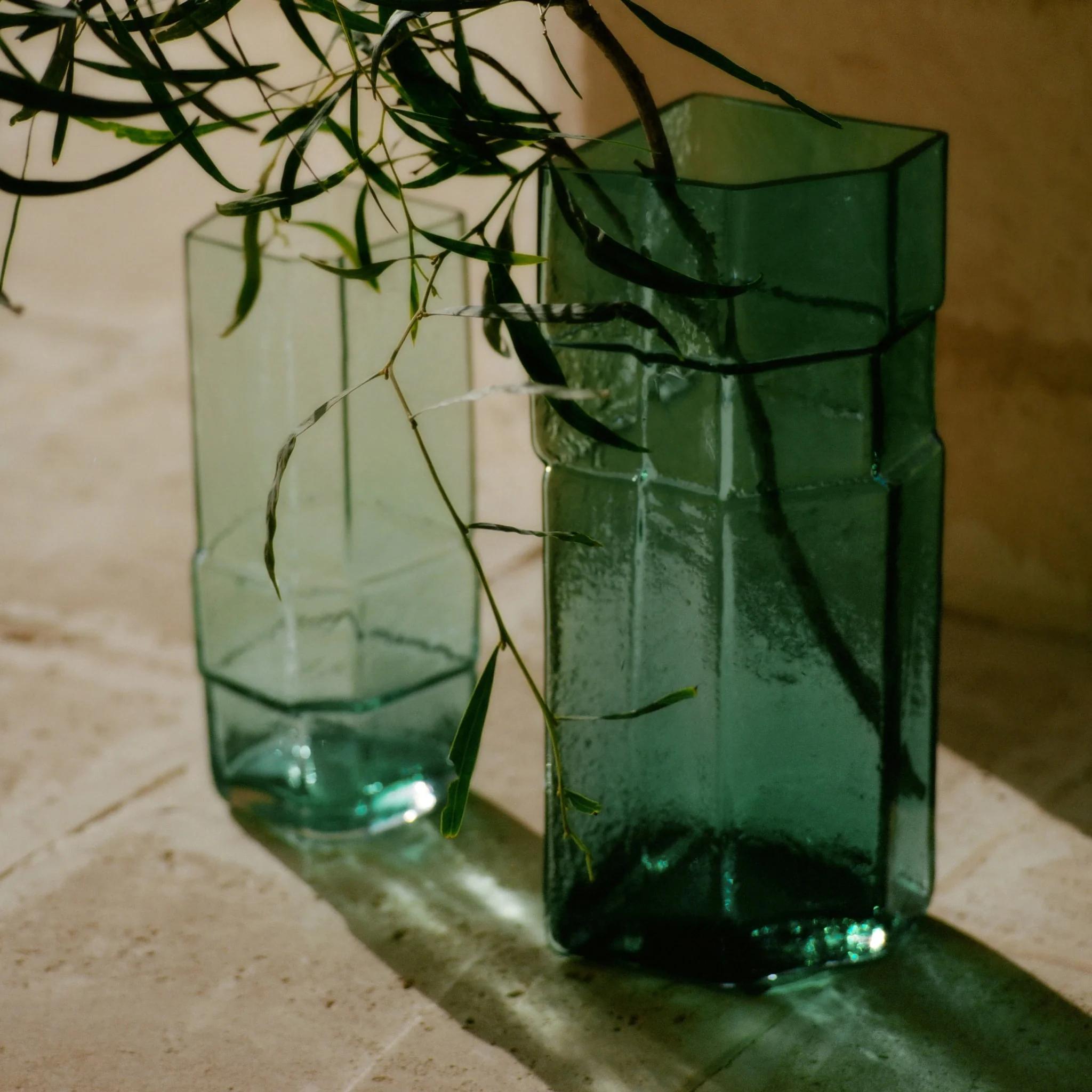 FERM LIVING Muro Vase, H38cm, Recycled Green - Image 7