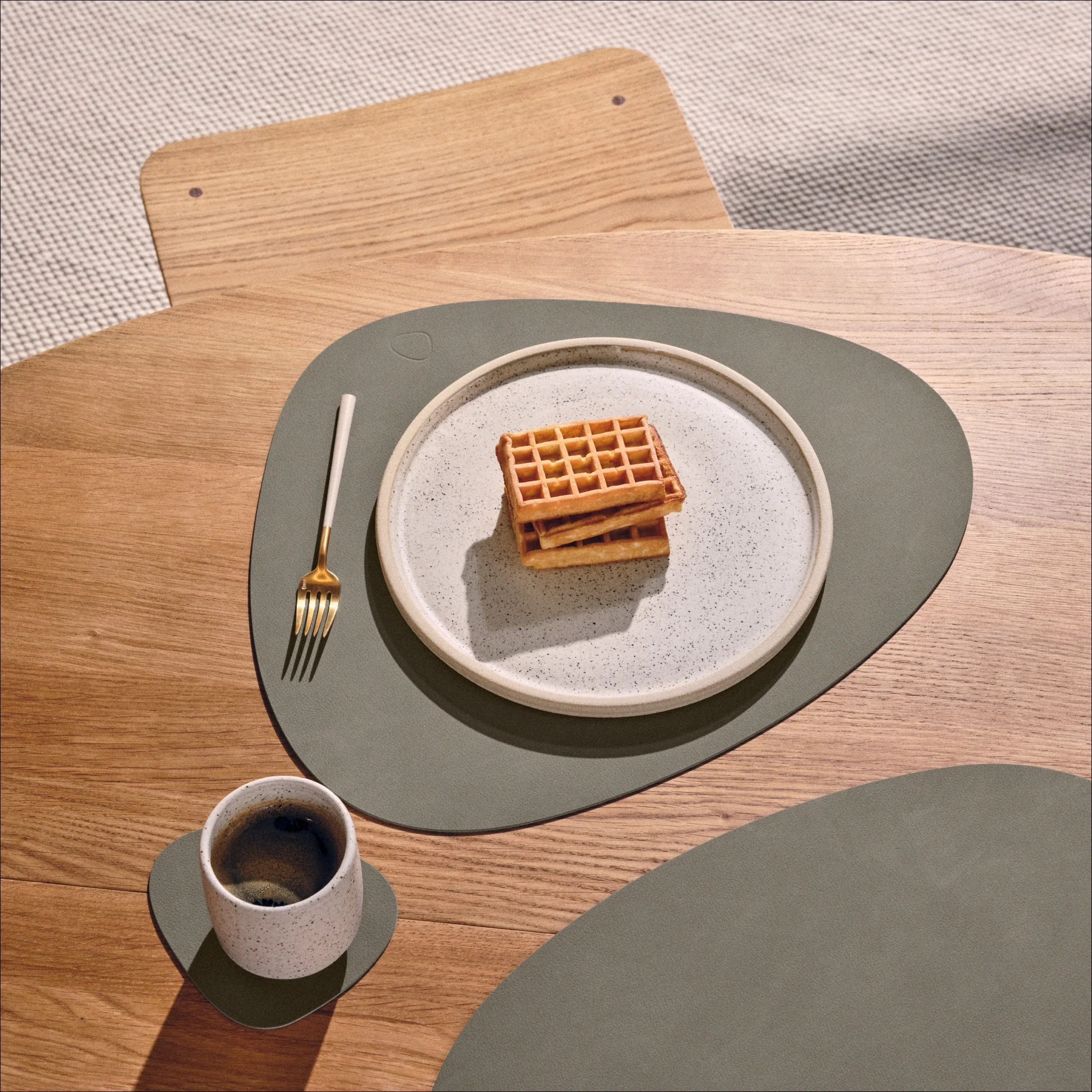 LIND DNA Nupo Curve Table Placemat L, Flint Grey - Image 5