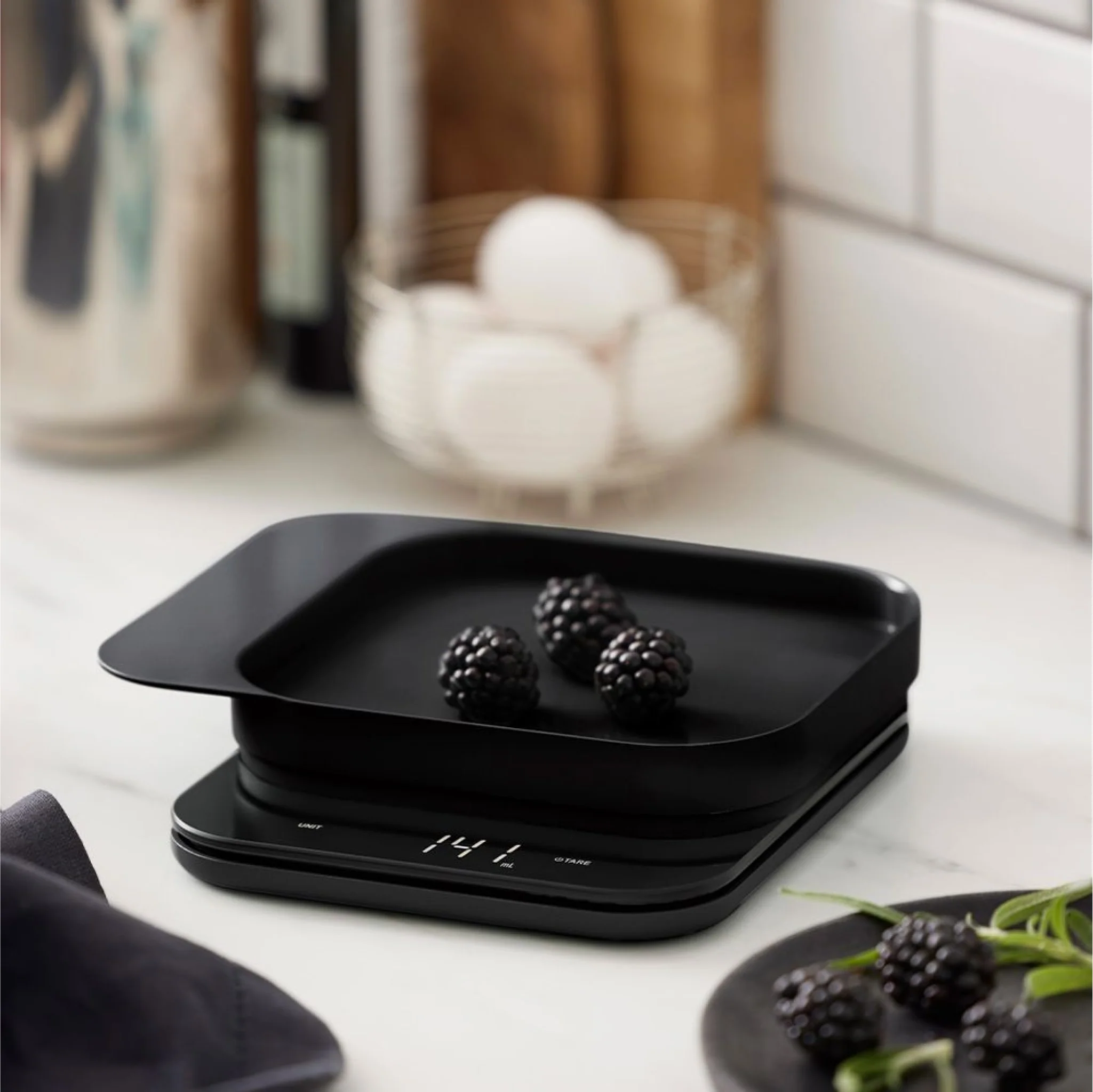 ROSTI Mensura Kitchen Scale, Black